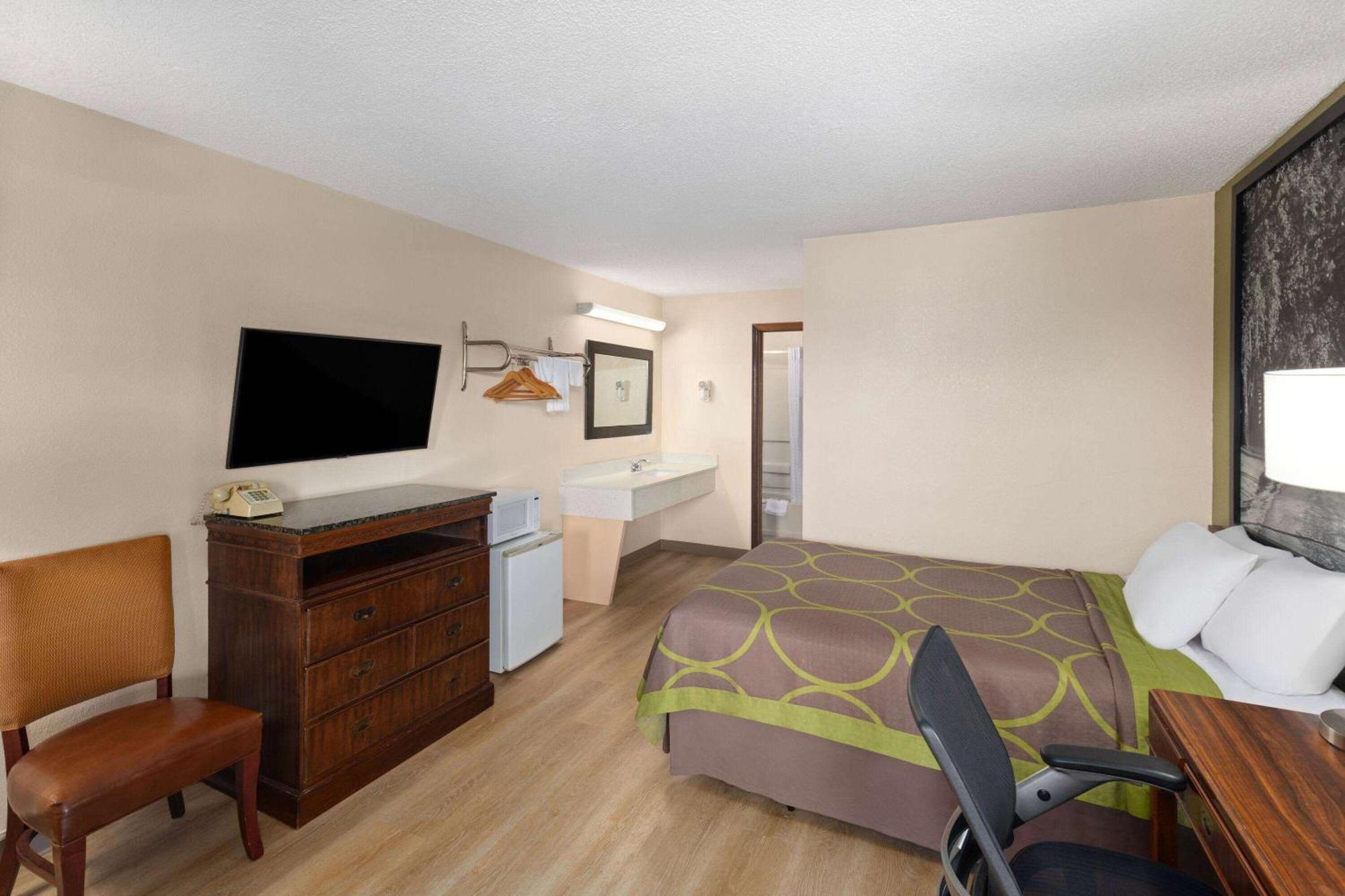 Super 8 By Wyndham Fort Mitchell Cincinnati Area Dış mekan fotoğraf