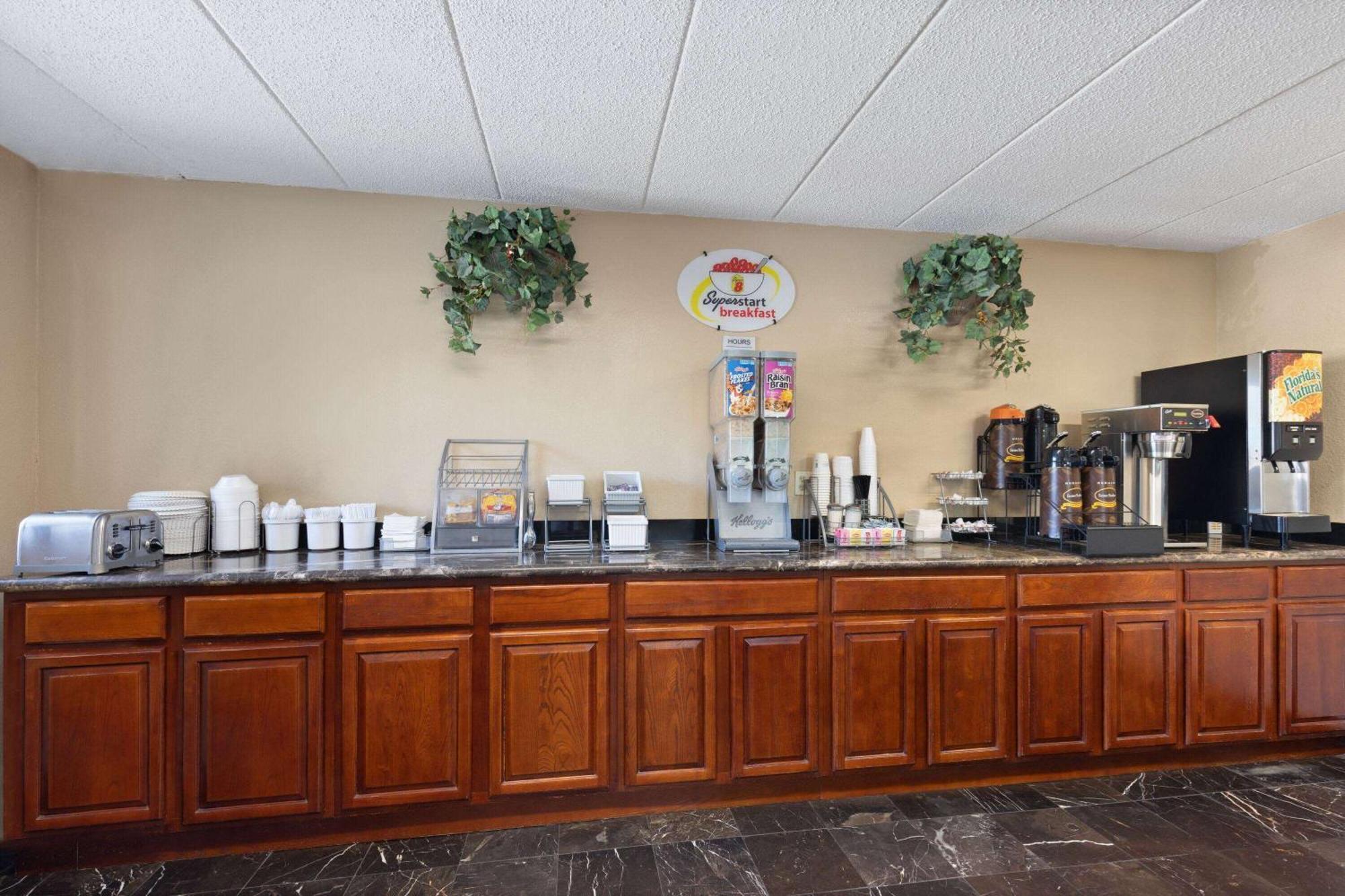 Super 8 By Wyndham Fort Mitchell Cincinnati Area Dış mekan fotoğraf