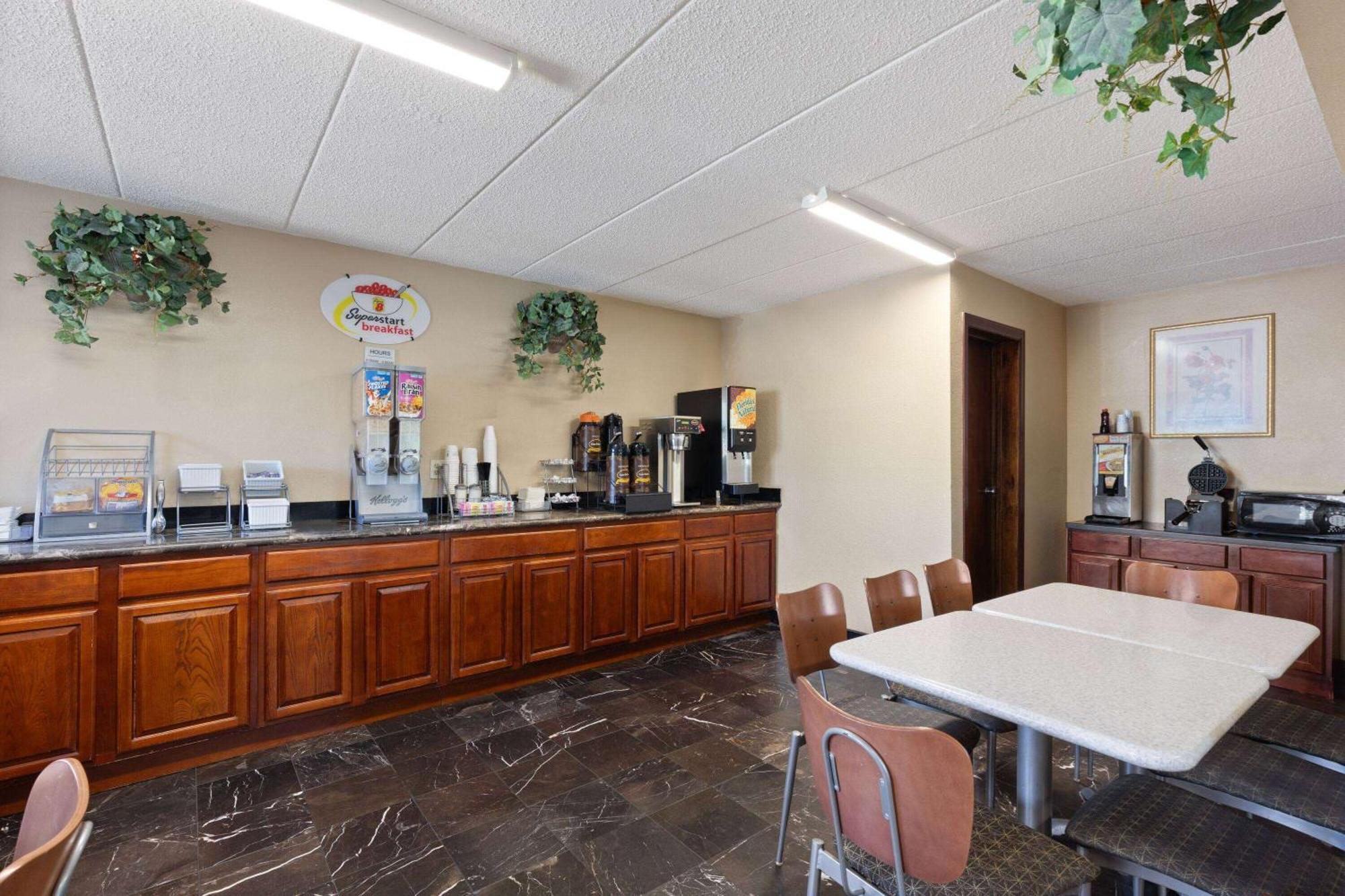 Super 8 By Wyndham Fort Mitchell Cincinnati Area Dış mekan fotoğraf